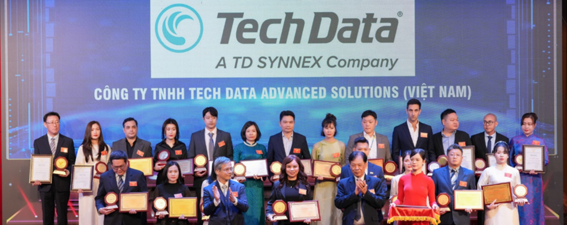 Thi Thi&ecirc;n đồng h&agrave;nh c&ugrave;ng Tech Data kiến tạo giải ph&aacute;p c&ocirc;ng nghệ